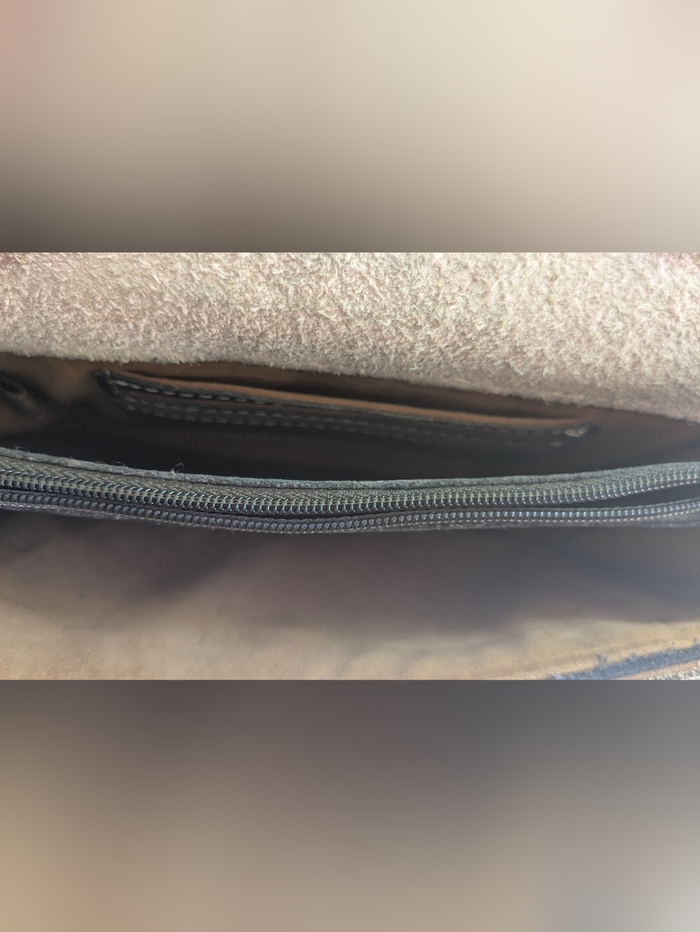 Patricia Nash Torri crossbody bag, crafted from tan leather - Picture 4 of 11